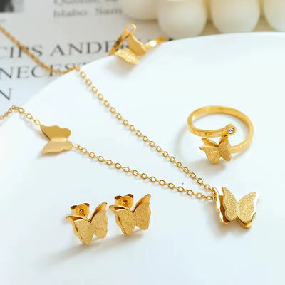 Velour Wings Ring