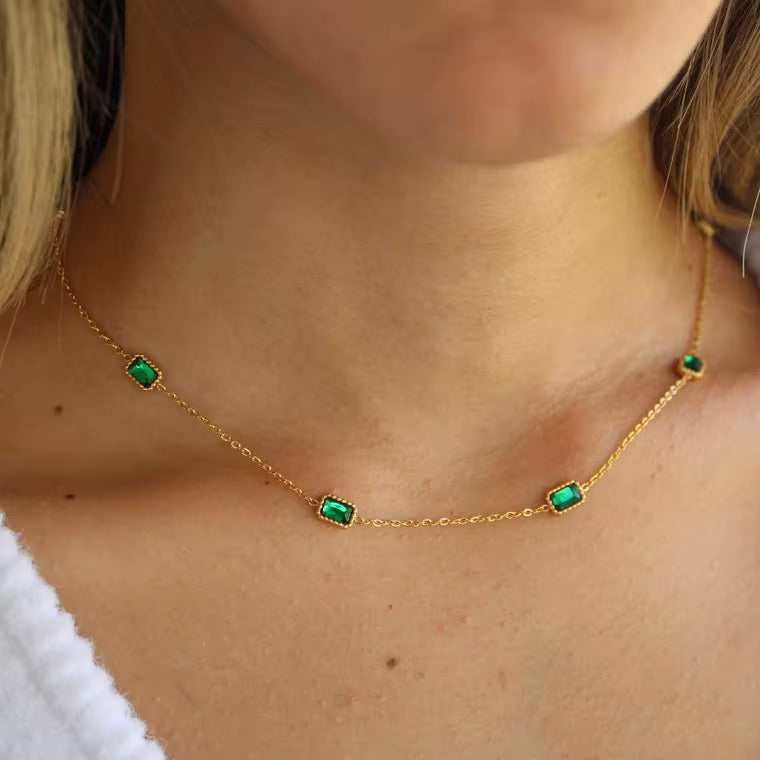 Verdeluxe Necklace
