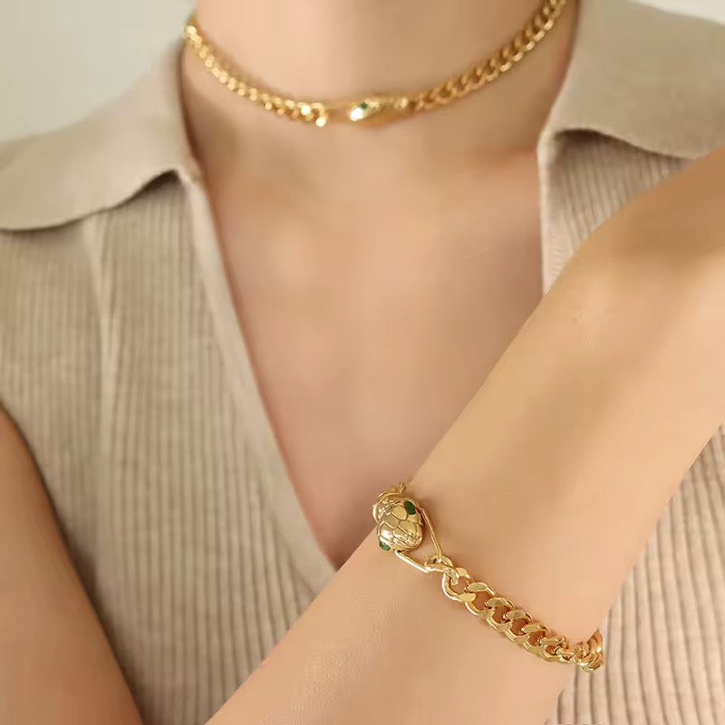 Emerald Fang Bracelet